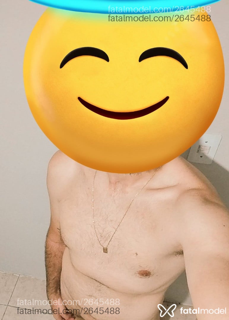 Acompanhante homem com cabelo grisalho de olhos castanhos - Ian Monteiro