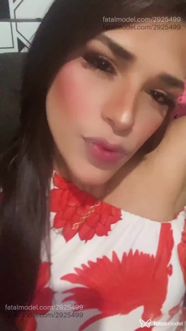 Acompanhante mulher trans com cabelo castanho de olhos castanhos - Karolayne Acompanhante mulher trans com cabelo castanho de olhos castanhos - Karolayne