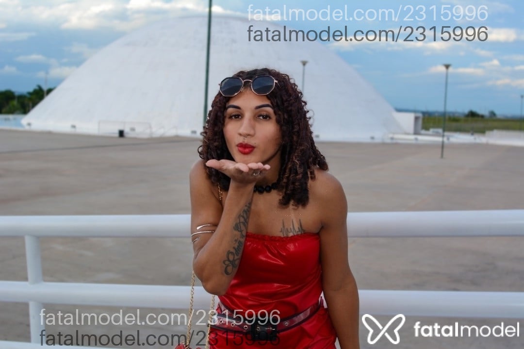 Acompanhante mulher trans ruiva (o) de olhos castanhos - Jade Munich