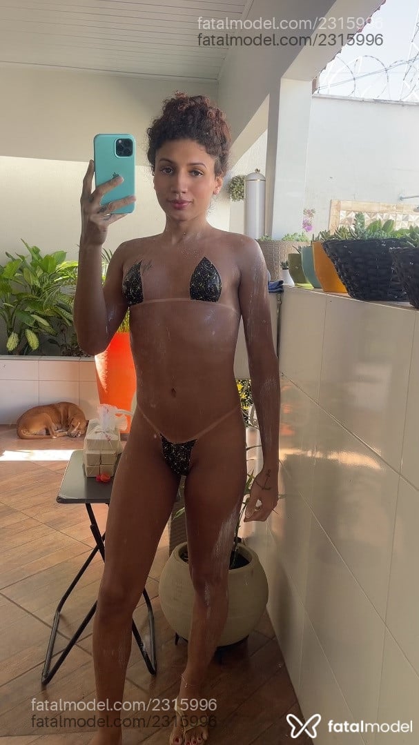 Acompanhante mulher trans ruiva (o) de olhos castanhos em Goiânia - Jade Munich