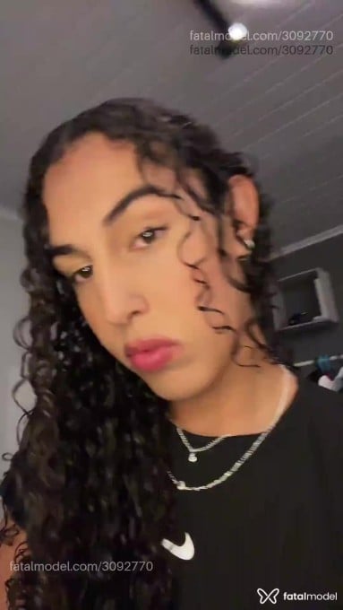 Acompanhante mulher trans morena (o) de olhos castanhos em Betim Acompanhante mulher trans morena (o) de olhos castanhos em Betim - Kemily