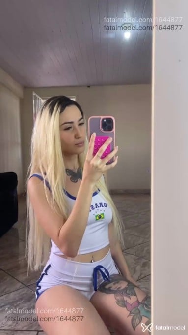 Acompanhante mulher loira (o) de olhos castanhos em Juiz de Fora Acompanhante mulher loira (o) de olhos castanhos em Juiz de Fora - Ruana