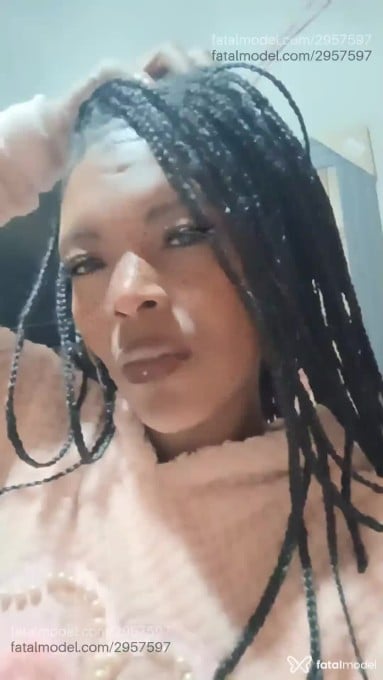 Acompanhante mulher morena (o) de olhos castanhos - Preta Sabrina Acompanhante mulher morena (o) de olhos castanhos - Preta Sabrina