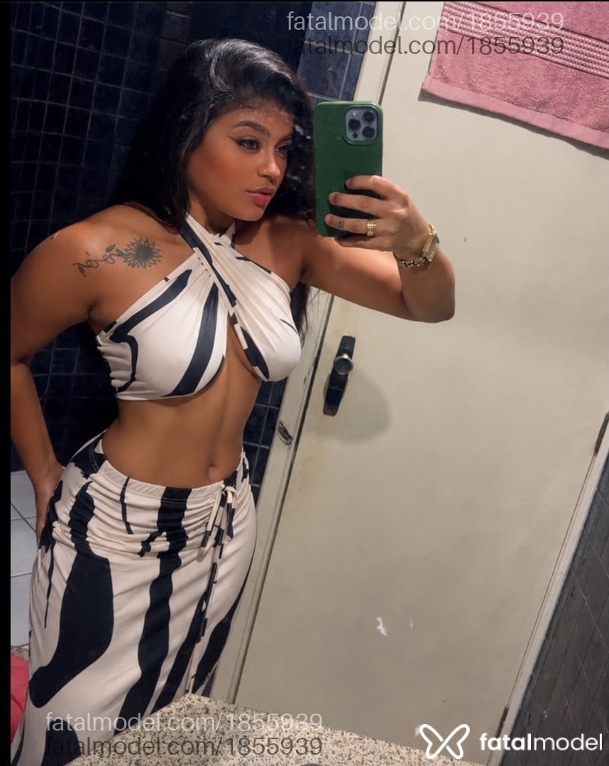 Acompanhante mulher morena (o) de olhos pretos - Jasmim Acompanhante mulher morena (o) de olhos pretos - Jasmim