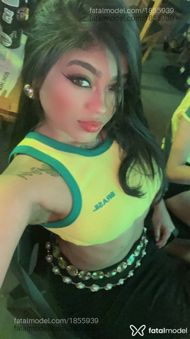 Acompanhante mulher morena (o) de olhos pretos - Jasmim Acompanhante mulher morena (o) de olhos pretos - Jasmim