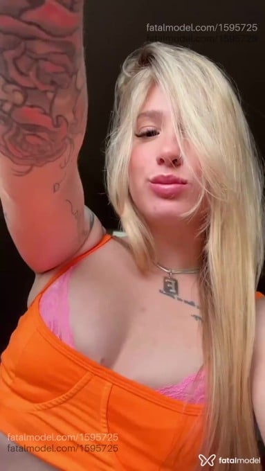 Acompanhante mulher loira (o) de olhos mel em Curitiba - Aline