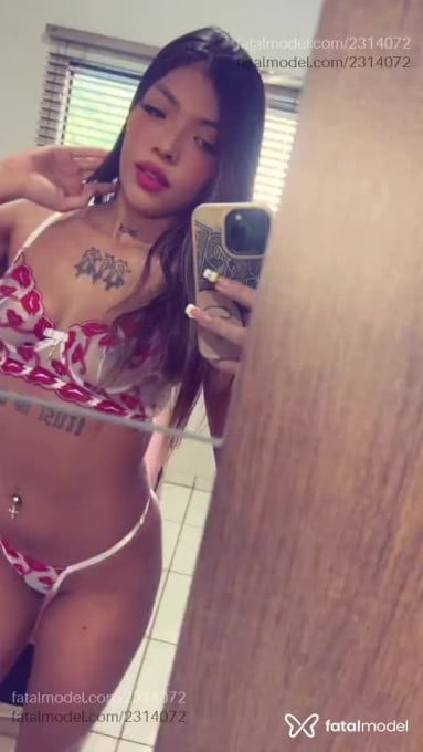 Acompanhante mulher com cabelo castanho de olhos pretos em Palmas Acompanhante mulher com cabelo castanho de olhos pretos em Palmas - Isabelly