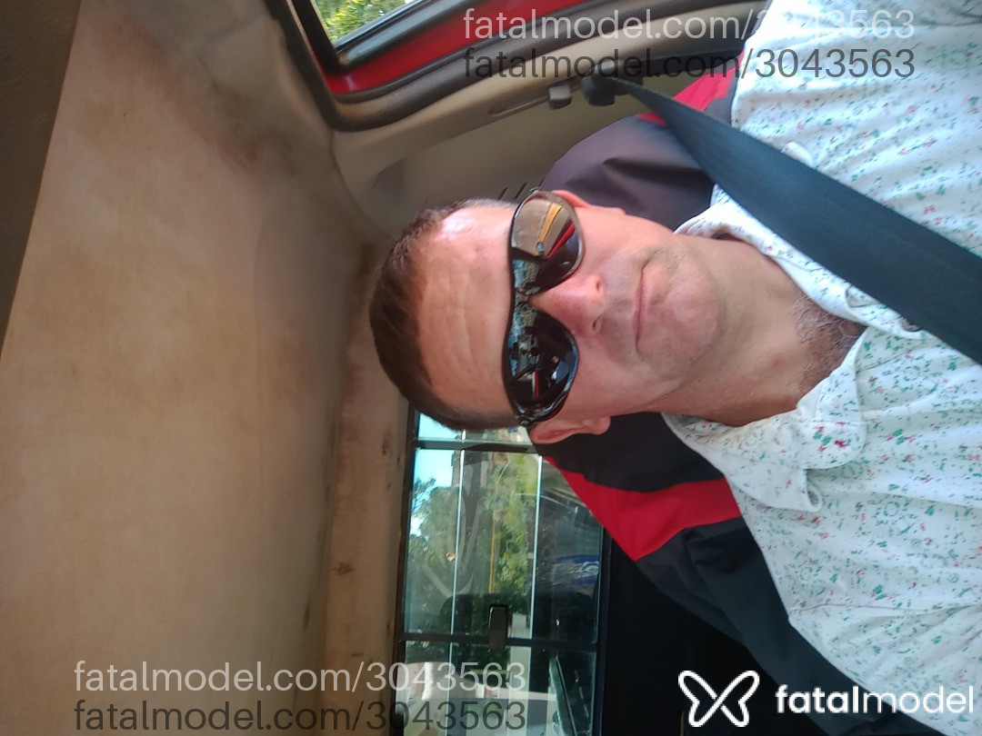 Acompanhante homem com cabelo castanho de olhos verdes - Evaldir Acompanhante homem com cabelo castanho de olhos verdes - Evaldir