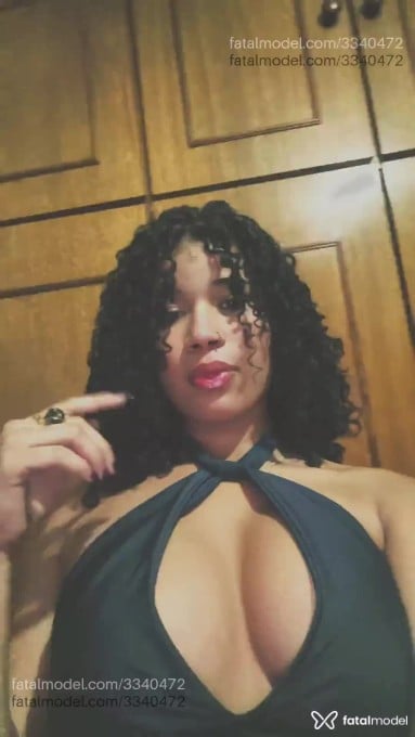Acompanhante mulher morena (o) de olhos castanhos - Carol Acompanhante mulher morena (o) de olhos castanhos - Carol