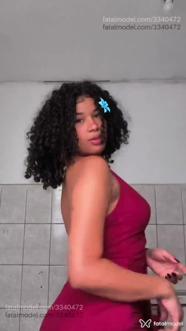 Acompanhante mulher morena (o) de olhos castanhos - Carol Acompanhante mulher morena (o) de olhos castanhos - Carol
