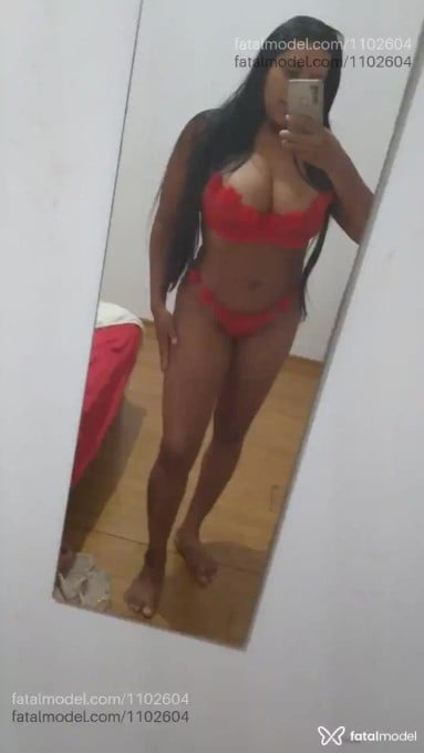 Acompanhante mulher morena (o) de olhos castanhos - Mel Acompanhante mulher morena (o) de olhos castanhos - Mel