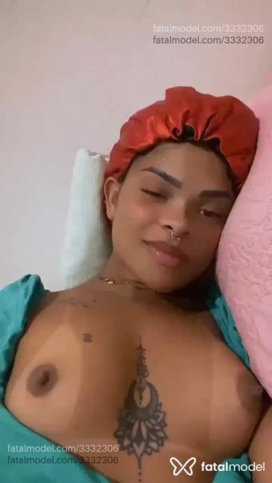 Acompanhante mulher trans morena (o) de olhos castanhos em Simões Filho Acompanhante mulher trans morena (o) de olhos castanhos em Simões Filho - Kelly