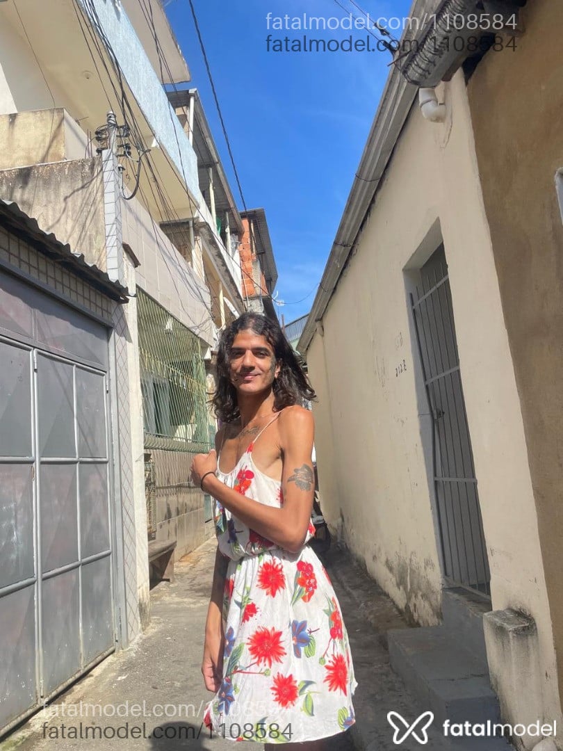 Acompanhante mulher trans com cabelo castanho de olhos pretos em Muriaé - Moira