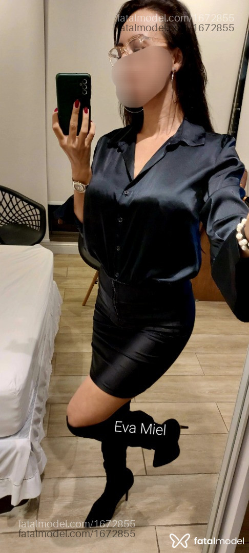 Acompanhante mulher morena (o) de olhos pretos - Eva Miel