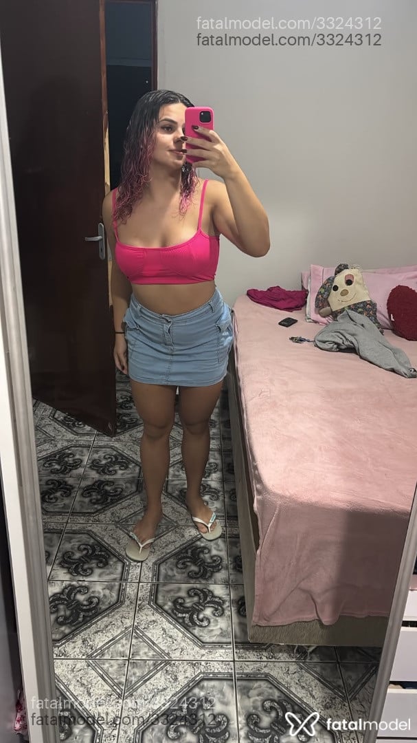 Acompanhante mulher trans com cabelo colorido de olhos castanhos em Sorocaba - Jully Laveneno