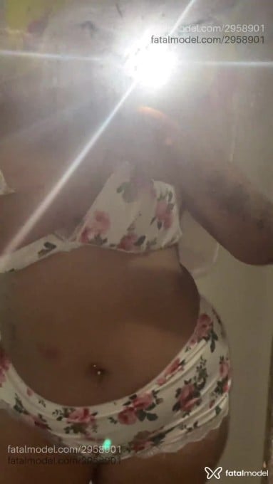 Acompanhante mulher morena (o) de olhos castanhos - Natylin
