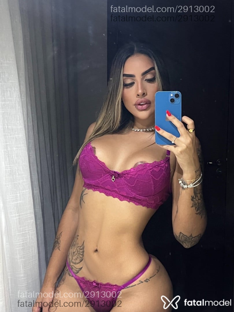 Acompanhante mulher loira (o) de olhos castanhos em São Paulo - Júlia