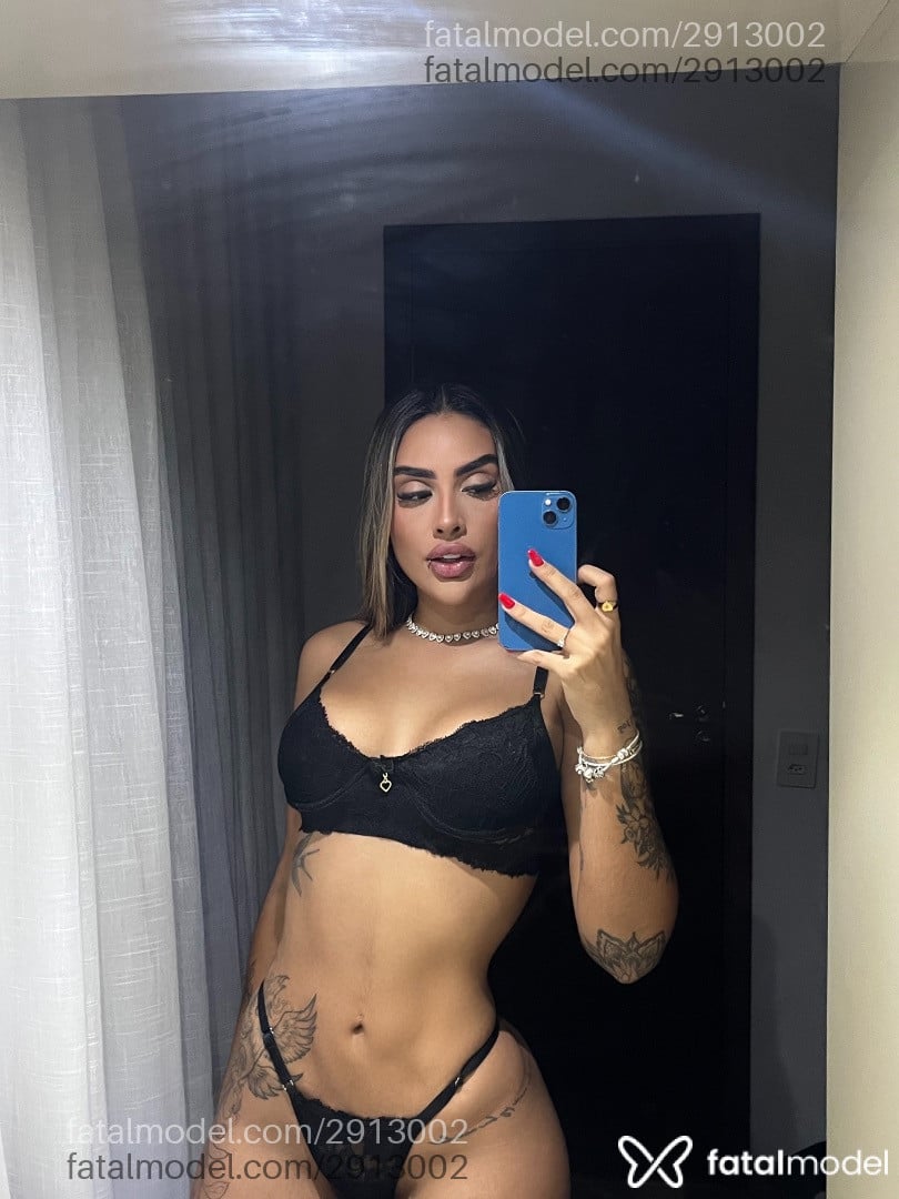 Acompanhante mulher loira (o) de olhos castanhos em São Paulo Acompanhante mulher loira (o) de olhos castanhos em São Paulo - Júlia