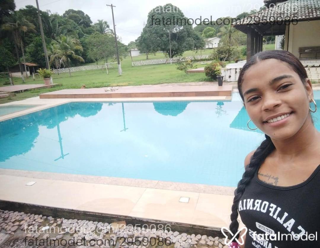 Acompanhante mulher morena (o) de olhos castanhos - Mohana