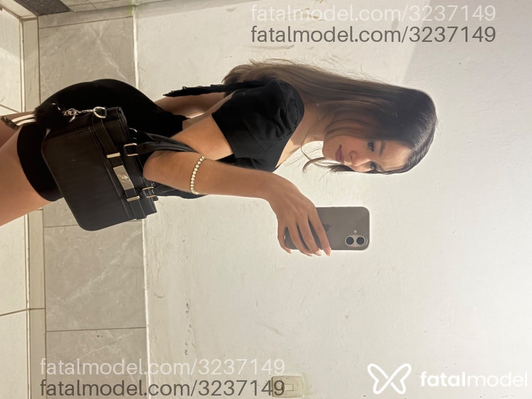 Acompanhante mulher com cabelo castanho de olhos castanhos em Tubarão Acompanhante mulher com cabelo castanho de olhos castanhos em Tubarão - Ana Luiza