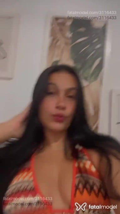 Acompanhante mulher morena (o) de olhos castanhos - Melissa Alencar Acompanhante mulher morena (o) de olhos castanhos - Melissa Alencar