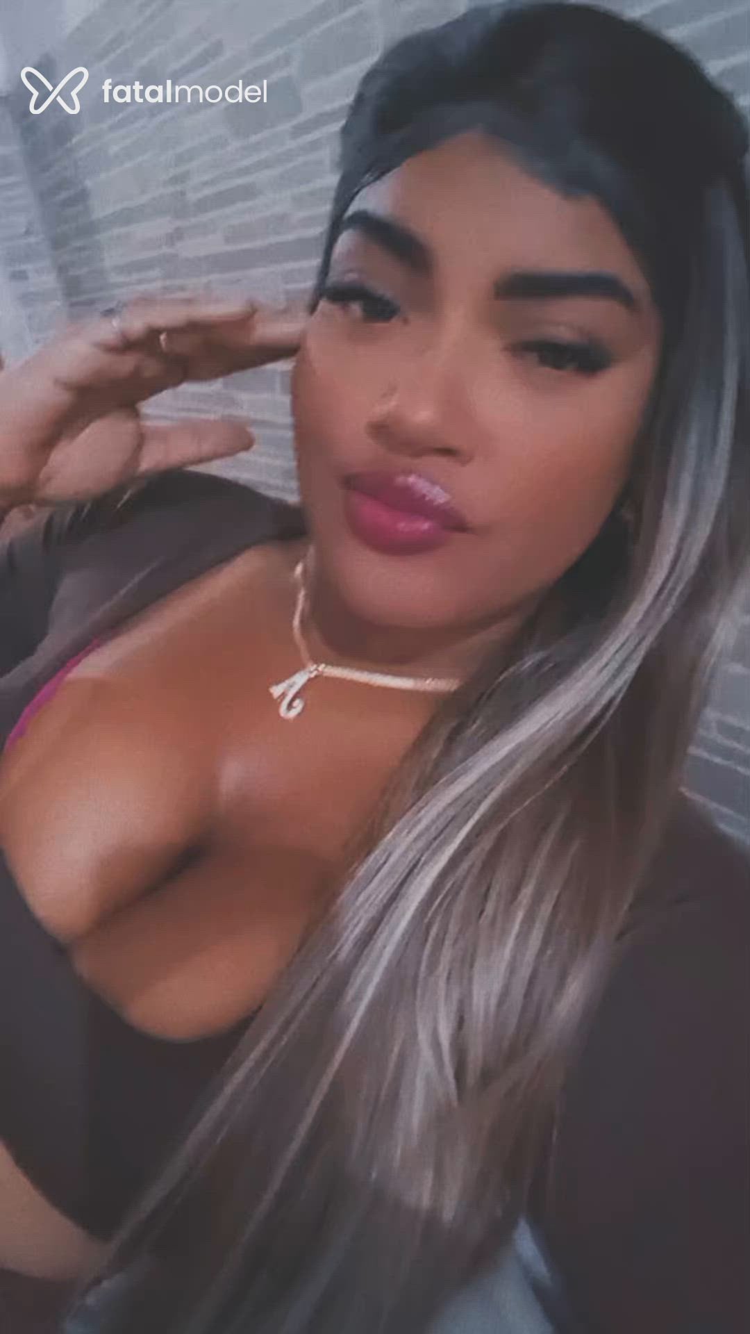 Acompanhante mulher com cabelo castanho de olhos castanhos - Lud Silva