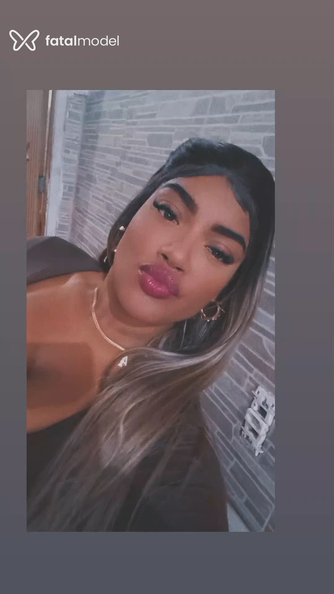 Acompanhante mulher com cabelo castanho de olhos castanhos em Macaé Acompanhante mulher com cabelo castanho de olhos castanhos em Macaé - Lud Silva