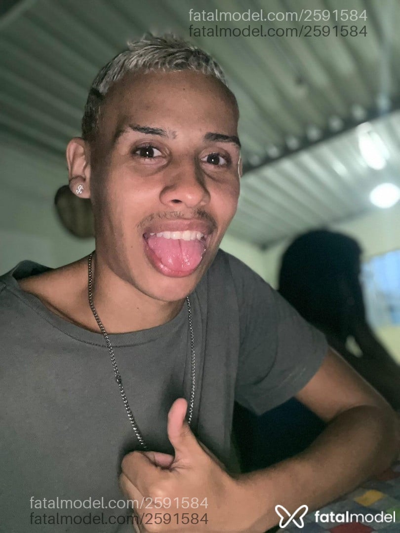 Acompanhante homem morena (o) de olhos castanhos - Wesley Acompanhante homem morena (o) de olhos castanhos - Wesley