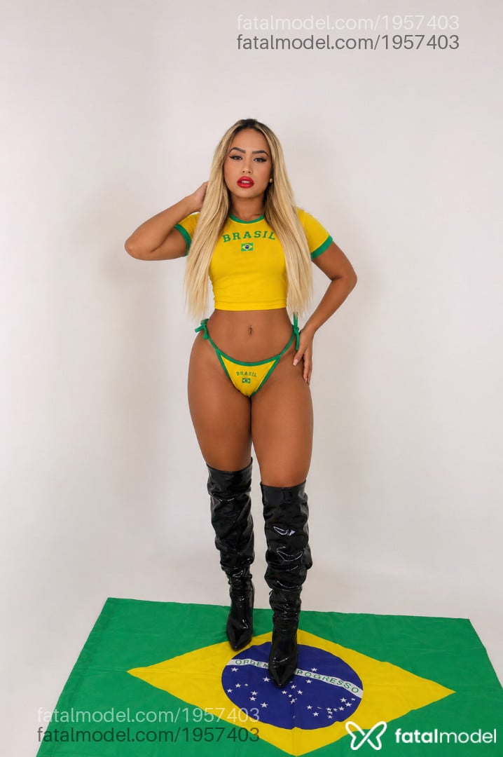Acompanhante mulher loira (o) de olhos castanhos em Paracuru - Brat