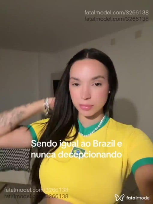 Acompanhante mulher morena (o) de olhos pretos - Melissa Acompanhante mulher morena (o) de olhos pretos - Melissa