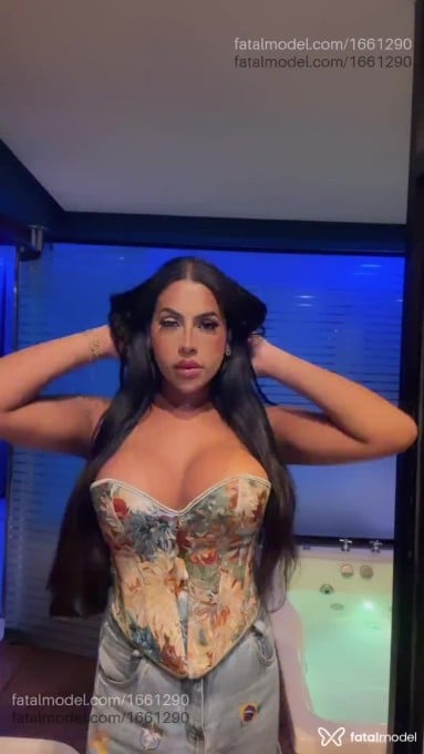 Acompanhante travesti morena (o) de olhos castanhos em Belém Acompanhante travesti morena (o) de olhos castanhos em Belém - Alexia Duarte