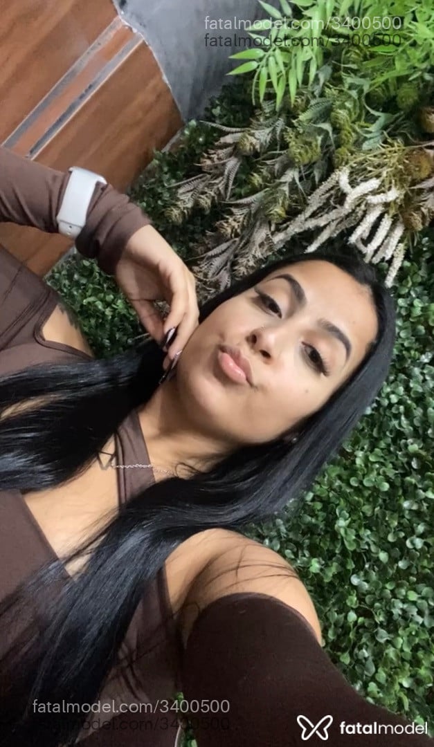 Acompanhante mulher morena (o) de olhos castanhos - Larissa Acompanhante mulher morena (o) de olhos castanhos - Larissa