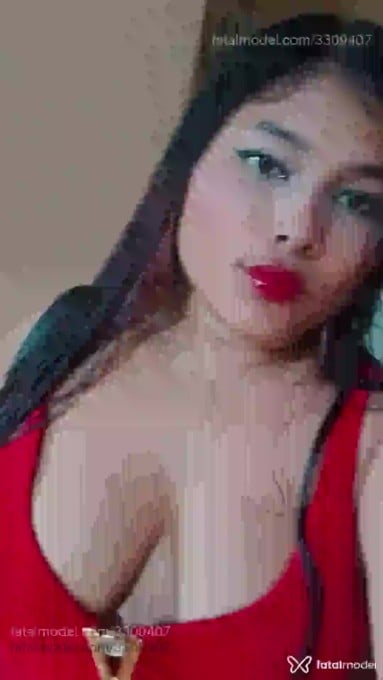 Acompanhante mulher com cabelo colorido de olhos castanhos - Tayna