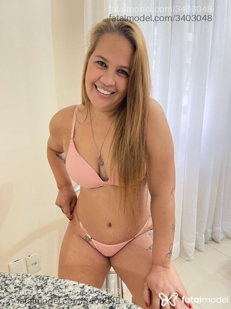 Acompanhante mulher loira (o) de olhos mel em Virtual - Paula Lima