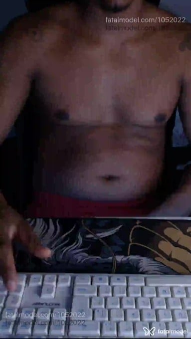 Acompanhante homem morena (o) de olhos pretos - Preto Dllç Acompanhante homem morena (o) de olhos pretos - Preto Dllç
