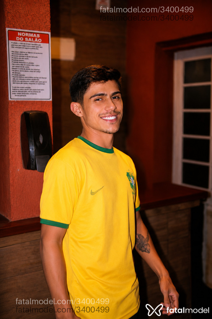 Acompanhante homem morena (o) de olhos pretos - Léo Martins