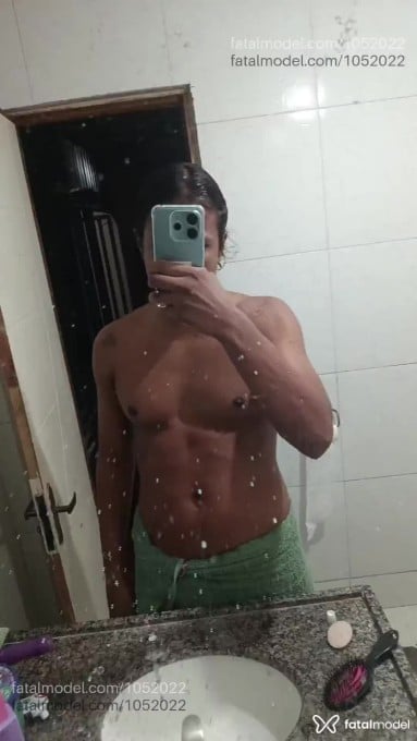 Acompanhante homem morena (o) de olhos pretos em Juazeiro do Norte Acompanhante homem morena (o) de olhos pretos em Juazeiro do Norte - Preto Dllç