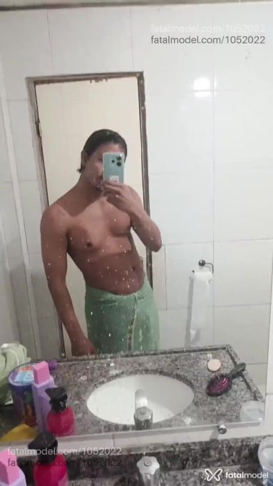 Acompanhante homem morena (o) de olhos pretos em Juazeiro do Norte Acompanhante homem morena (o) de olhos pretos em Juazeiro do Norte - Preto Dllç