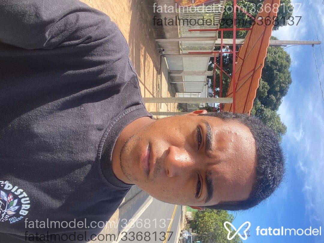 Acompanhante homem morena (o) de olhos castanhos em Aracruz - Richard Fontaine
