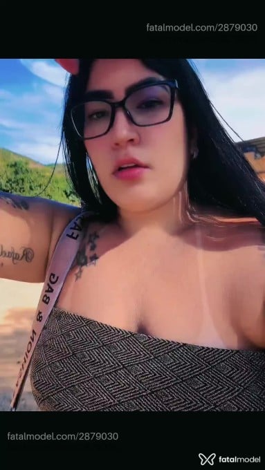 Acompanhante mulher com cabelo castanho de olhos castanhos - Tayla Oliveira
