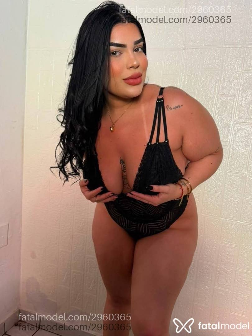 Acompanhante mulher morena (o) de olhos castanhos - Júlia Alves
