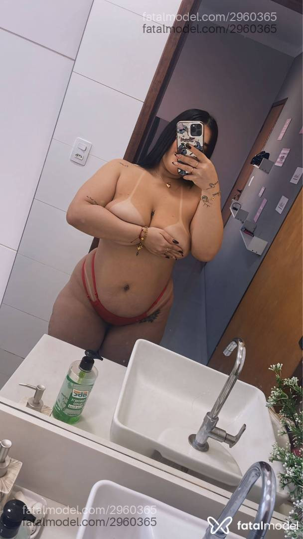 Acompanhante mulher morena (o) de olhos castanhos em Passos Acompanhante mulher morena (o) de olhos castanhos em Passos - Júlia Alves