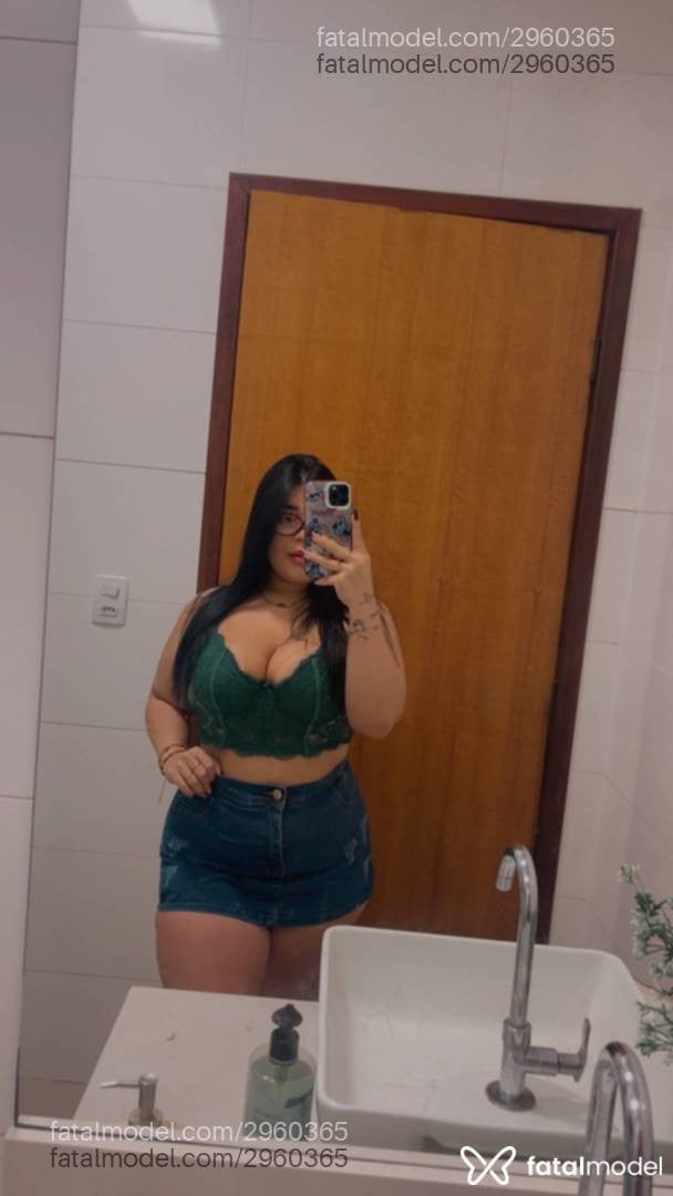 Acompanhante mulher morena (o) de olhos castanhos em Passos Acompanhante mulher morena (o) de olhos castanhos em Passos - Júlia Alves