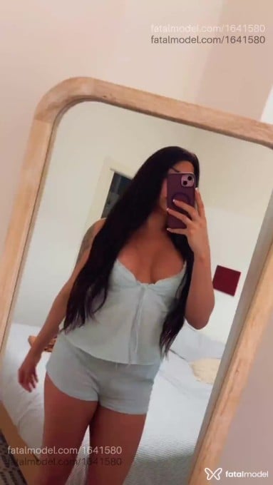 Acompanhante mulher trans com cabelo castanho de olhos castanhos - Jhennyfer Beatriz Acompanhante mulher trans com cabelo castanho de olhos castanhos - Jhennyfer Beatriz