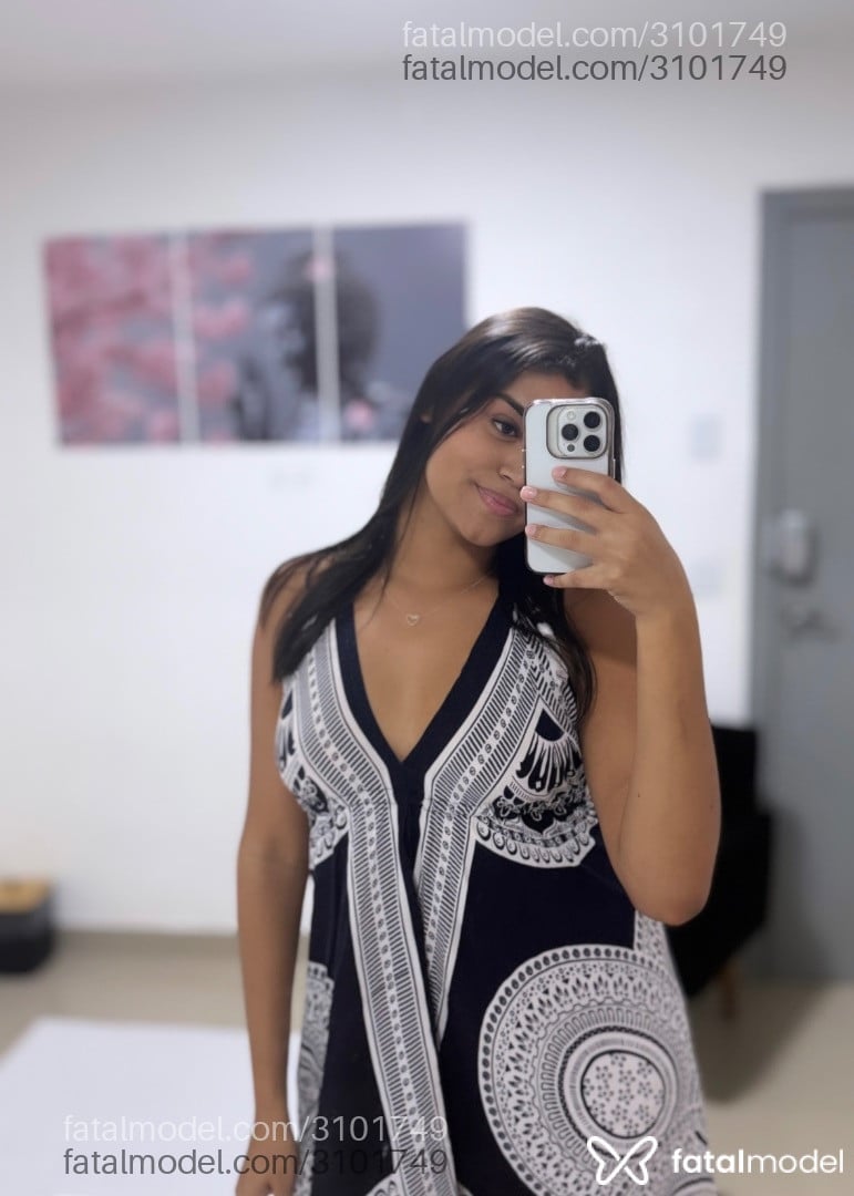 Acompanhante mulher morena (o) de olhos castanhos em Brasília Acompanhante mulher morena (o) de olhos castanhos em Brasília - Cibele Oliver