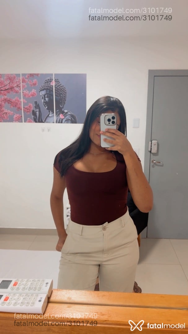Acompanhante mulher morena (o) de olhos castanhos em Brasília Acompanhante mulher morena (o) de olhos castanhos em Brasília - Cibele Oliver