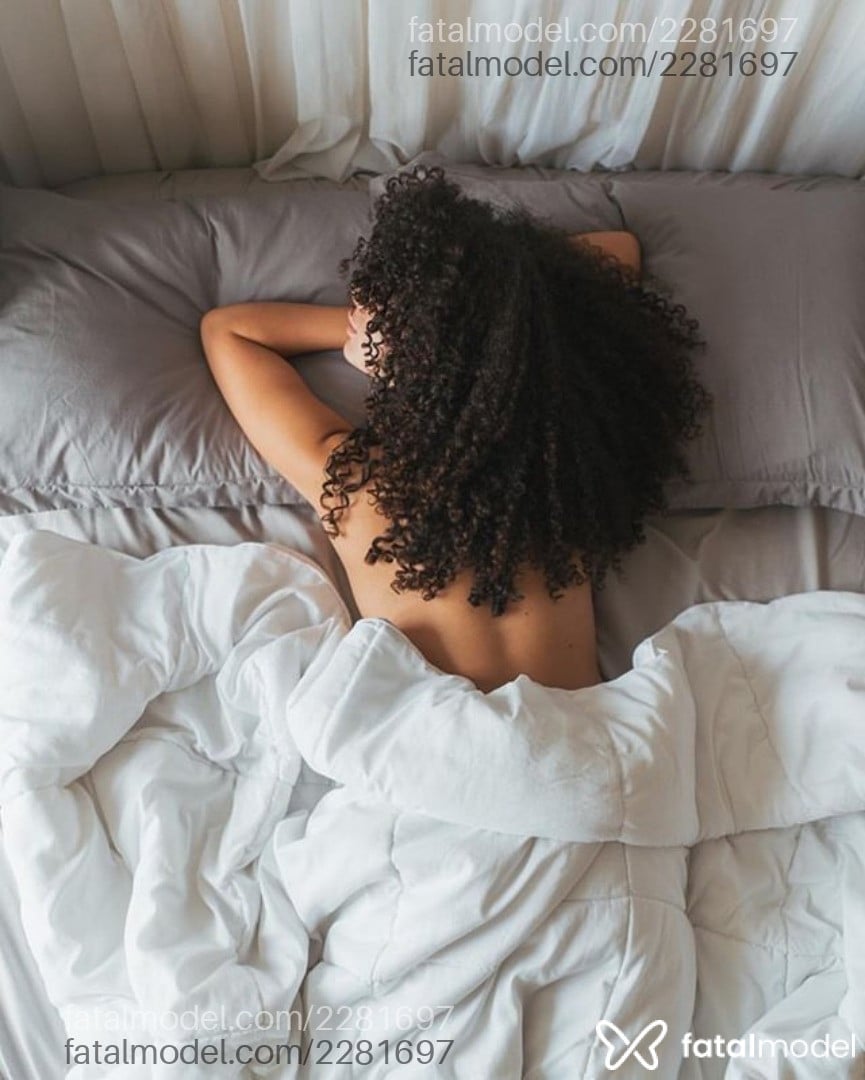 Acompanhante mulher morena (o) de olhos castanhos em Trindade Acompanhante mulher morena (o) de olhos castanhos em Trindade - Naina