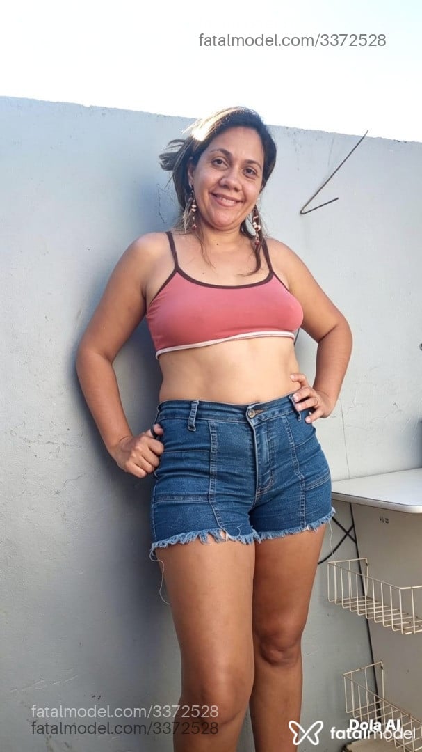 Acompanhante mulher loira (o) de olhos castanhos em Dourados - Marta Moura