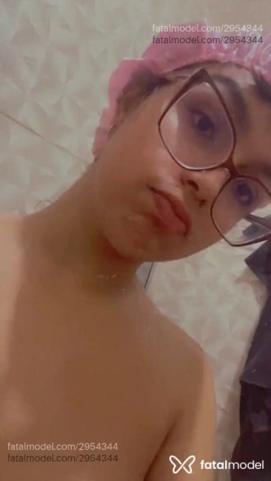 Acompanhante mulher trans morena (o) de olhos pretos - Arielly Gamer Acompanhante mulher trans morena (o) de olhos pretos - Arielly Gamer