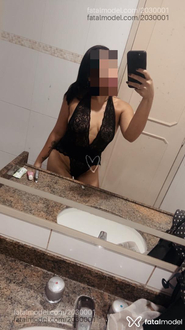 Acompanhante mulher morena (o) de olhos mel - Rafaela Acompanhante mulher morena (o) de olhos mel - Rafaela